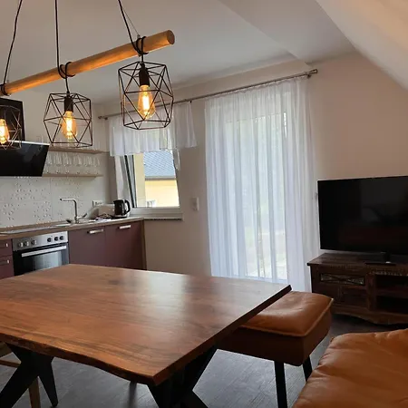 Barbarine Nyaraló *