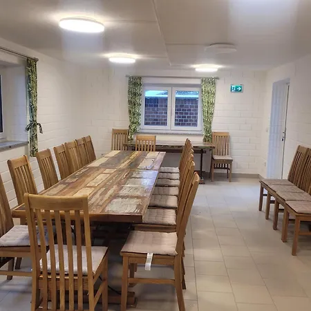 Barbarine Nyaraló *